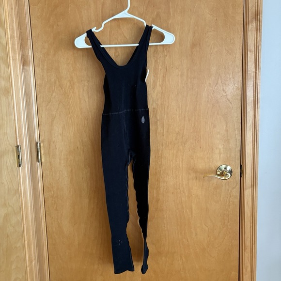 NEW XS Free People X FP Movement Free Throw Jumpsuit Black REVOLVE‎ MSRP $80 - Picture 4 of 8